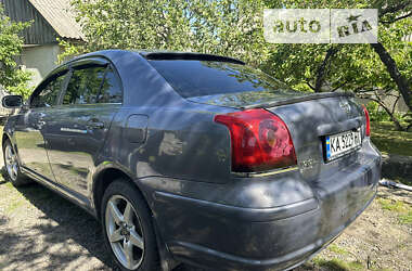 Седан Toyota Avensis 2003 в Кам'янці