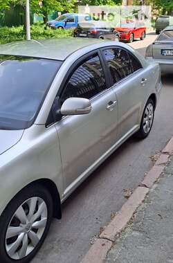 Седан Toyota Avensis 2006 в Киеве