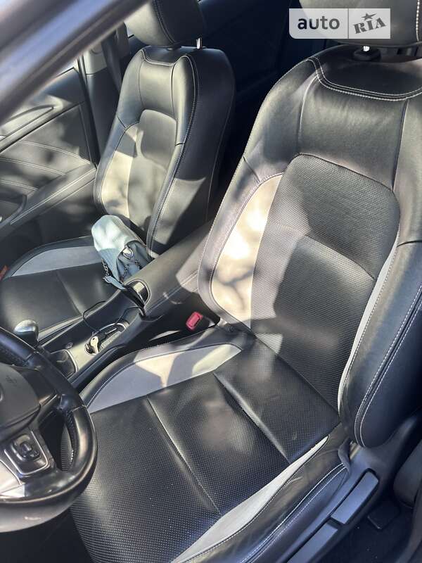 Універсал Toyota Avensis 2015 в Львові