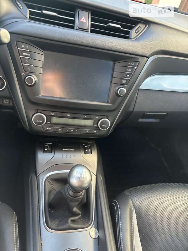 Універсал Toyota Avensis 2015 в Львові