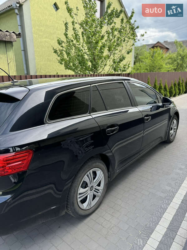 Универсал Toyota Avensis 2012 в Сосновке