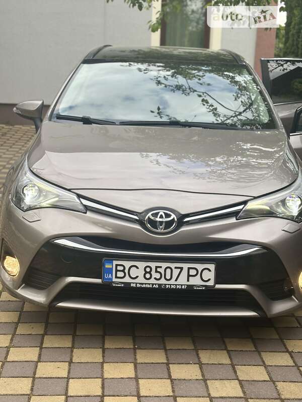 Універсал Toyota Avensis 2015 в Львові