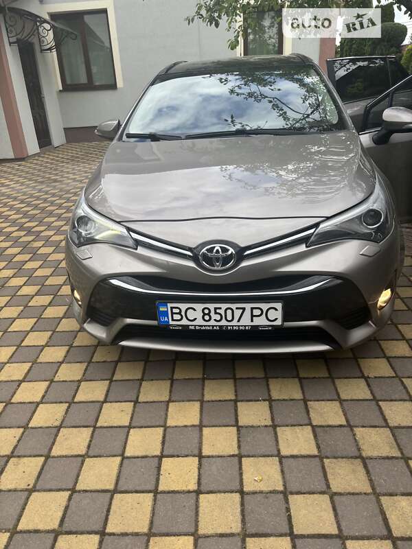 Універсал Toyota Avensis 2015 в Львові