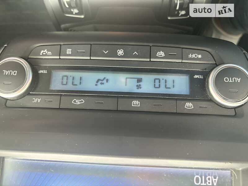 Універсал Toyota Avensis 2015 в Львові