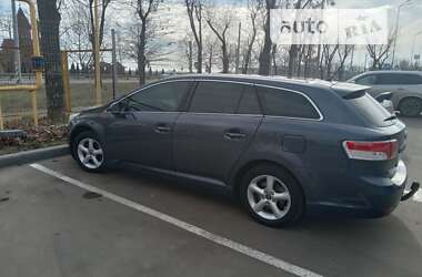 Універсал Toyota Avensis 2010 в Миколаєві