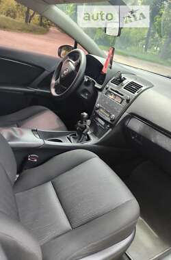 Седан Toyota Avensis 2010 в Кропивницькому