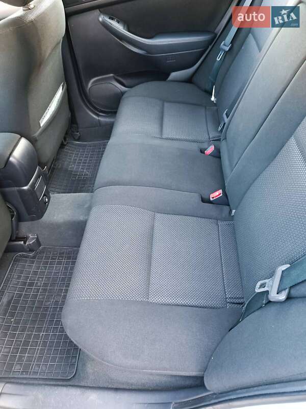 Универсал Toyota Avensis 2004 в Одессе