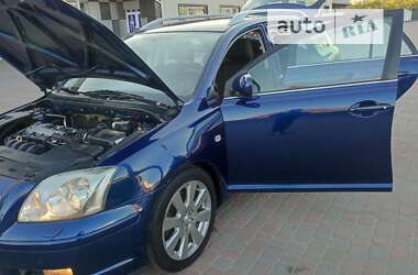 Универсал Toyota Avensis 2005 в Сарнах