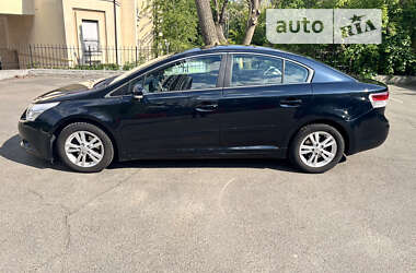 Toyota Avensis 2011