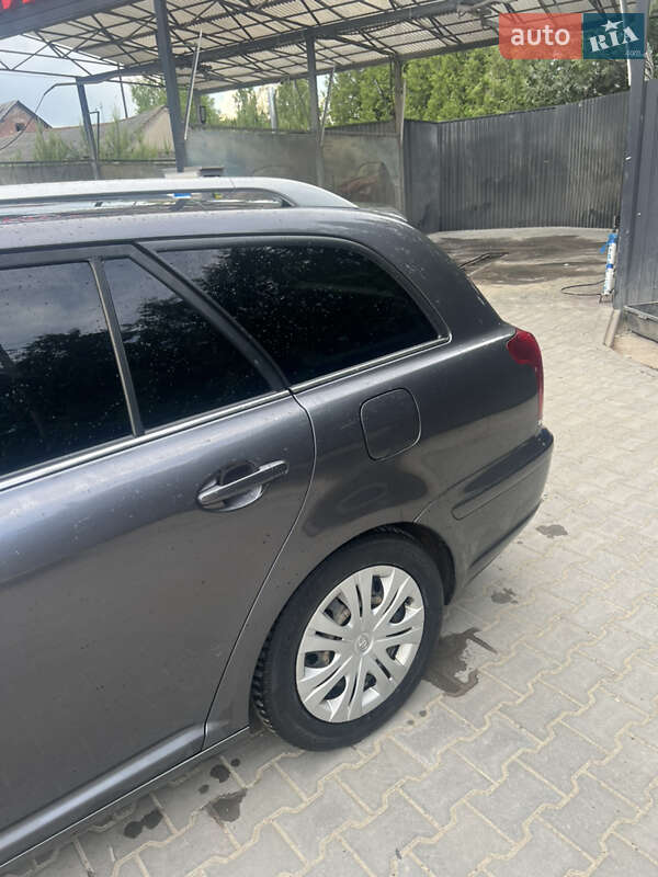 Универсал Toyota Avensis 2007 в Локачах