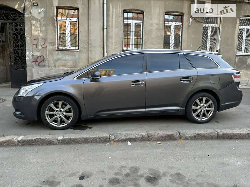 Универсал Toyota Avensis 2010 в Одессе