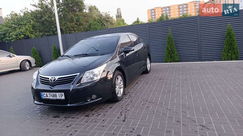 Седан Toyota Avensis 2011 в Черкасах