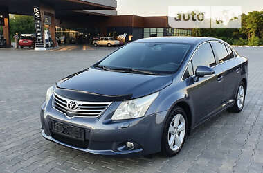 Седан Toyota Avensis 2010 в Жовтих Водах