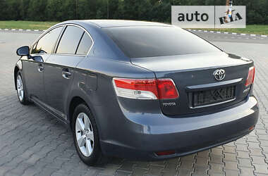 Седан Toyota Avensis 2010 в Жовтих Водах