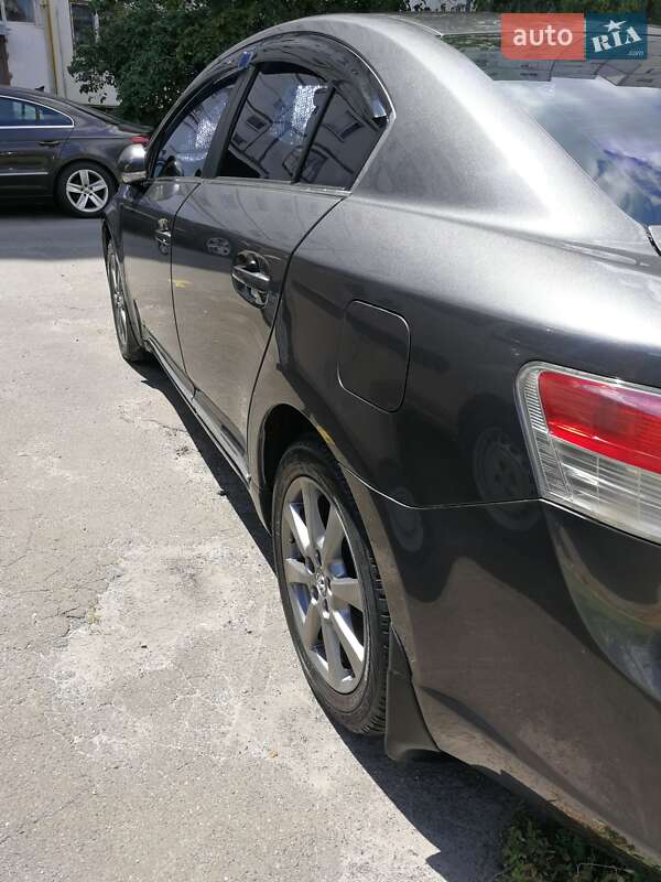 Седан Toyota Avensis 2008 в Киеве