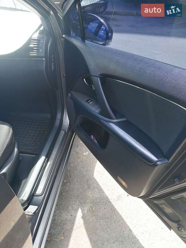 Седан Toyota Avensis 2008 в Киеве