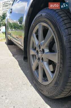 Седан Toyota Avensis 2008 в 