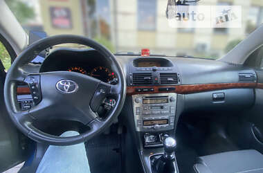 Универсал Toyota Avensis 2006 в Новояворовске