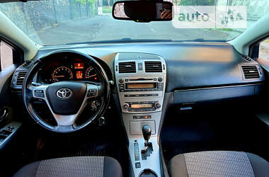 Седан Toyota Avensis 2011 в Киеве