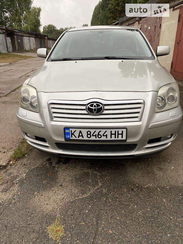 Седан Toyota Avensis 2003 в Києві