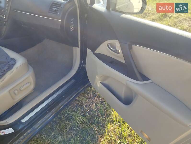 Універсал Toyota Avensis 2009 в Зорі