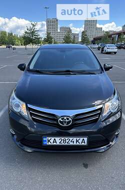 Седан Toyota Avensis 2012 в Києві