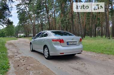 Седан Toyota Avensis 2012 в Чернигове