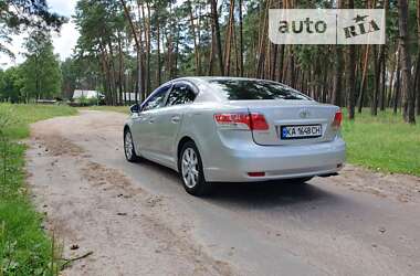 Седан Toyota Avensis 2012 в Чернигове