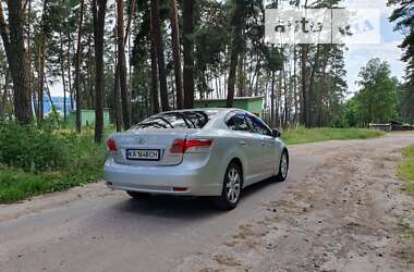 Седан Toyota Avensis 2012 в Чернигове