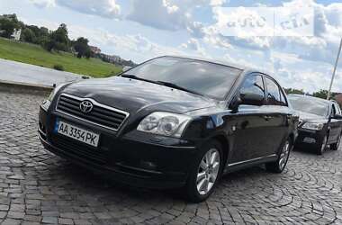 Седан Toyota Avensis 2005 в Мукачевому