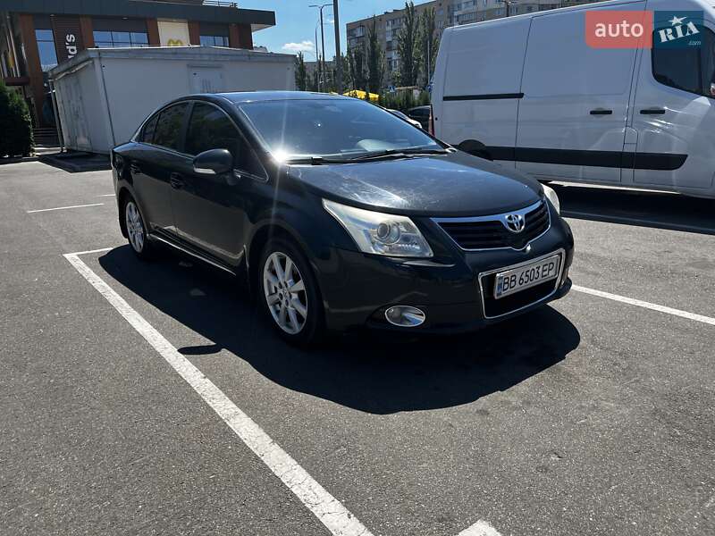 Седан Toyota Avensis 2008 в Киеве