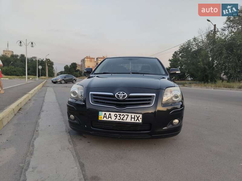 Седан Toyota Avensis 2008 в Днепре