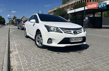 Седан Toyota Avensis 2012 в Львові