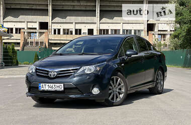 Седан Toyota Avensis 2012 в Івано-Франківську