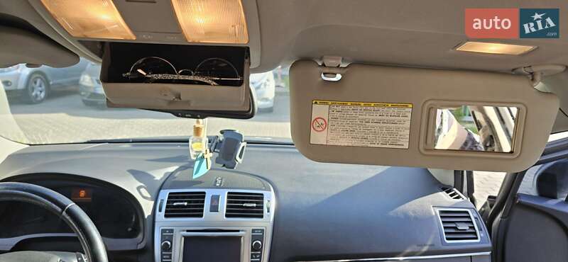 Седан Toyota Avensis 2012 в Харкові