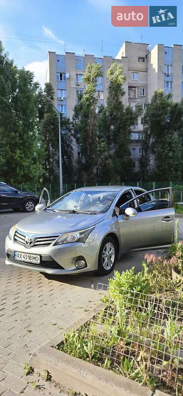 Седан Toyota Avensis 2012 в Харкові