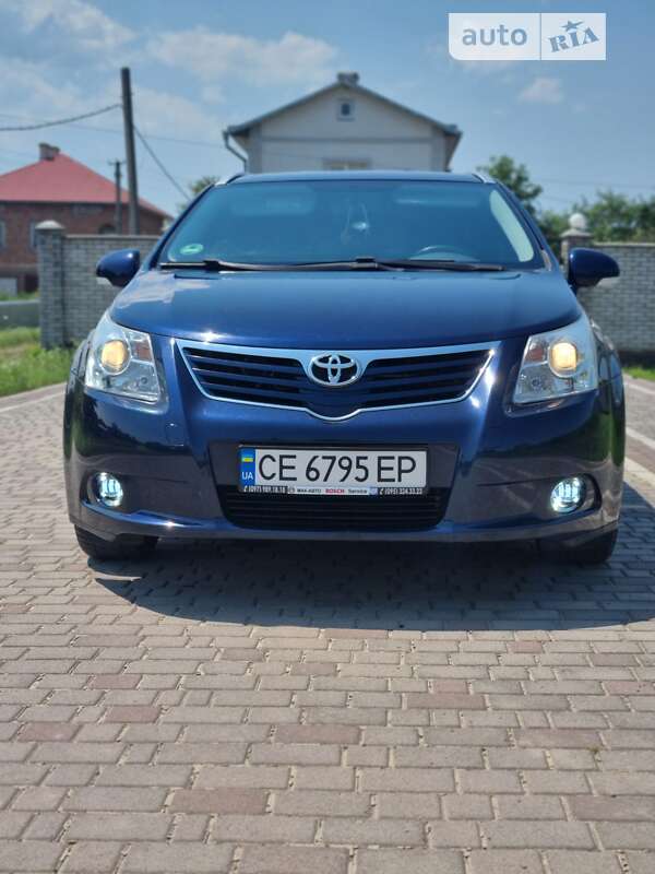 Универсал Toyota Avensis 2011 в Черновцах