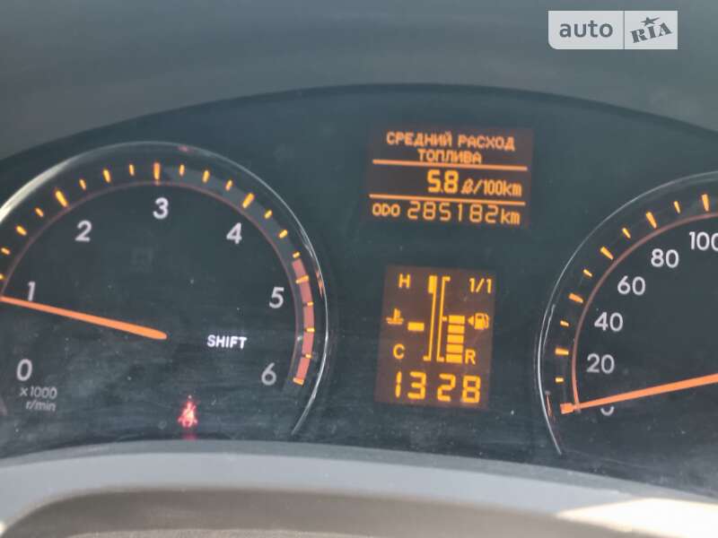 Универсал Toyota Avensis 2011 в Черновцах