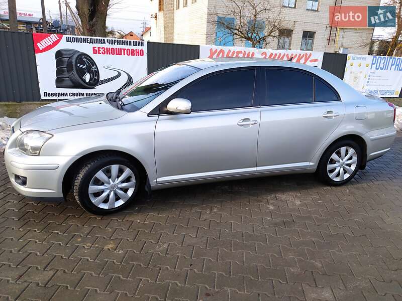 Седан Toyota Avensis 2007 в Львові