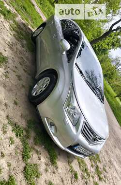 Седан Toyota Avensis 2010 в Кропивницькому