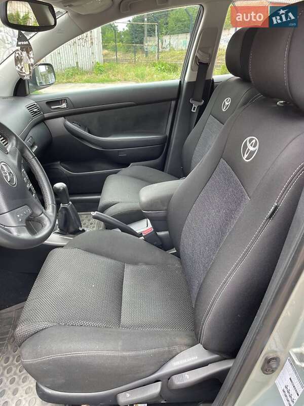 Универсал Toyota Avensis 2004 в Жмеринке