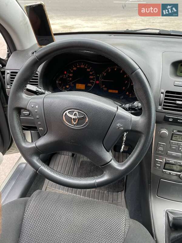 Универсал Toyota Avensis 2004 в Жмеринке