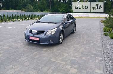 Седан Toyota Avensis 2010 в Луцьку