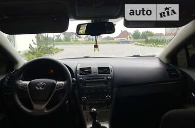 Седан Toyota Avensis 2010 в Луцьку