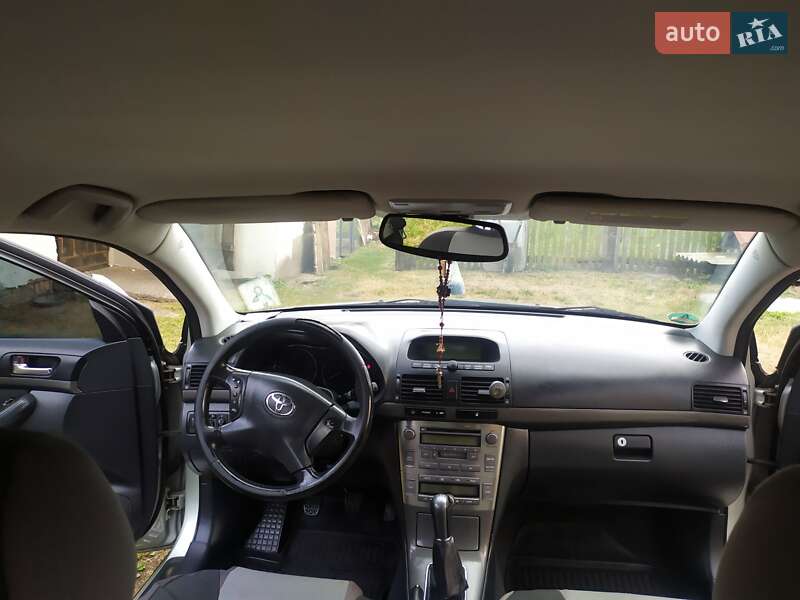 Седан Toyota Avensis 2004 в Львове фото 9 Седан Toyota Avensis 2004 в Львове