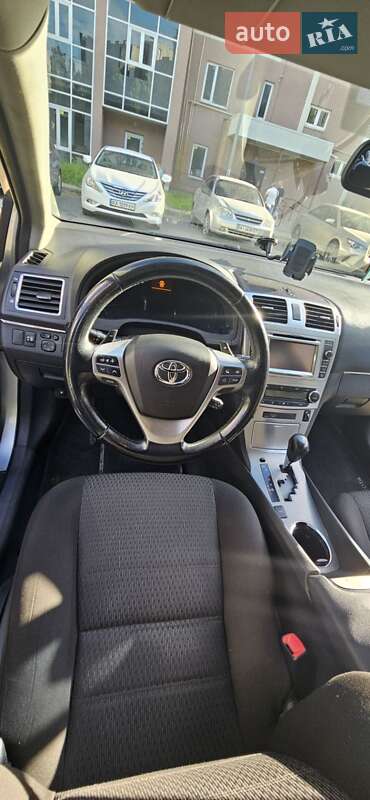 Седан Toyota Avensis 2012 в Харкові