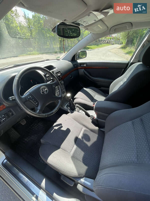 Toyota Avensis 2006