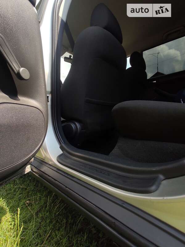 Универсал Toyota Avensis 2005 в Тульчине