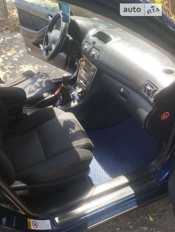 Универсал Toyota Avensis 2004 в Запорожье