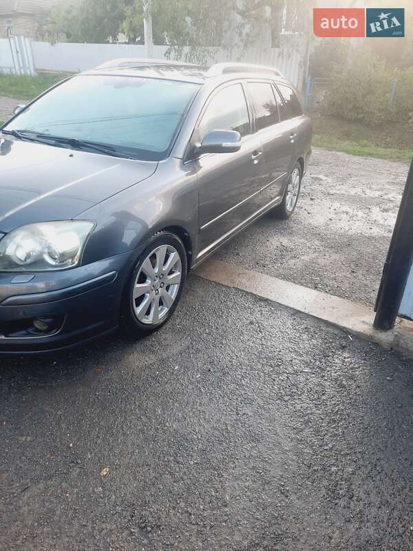 Универсал Toyota Avensis 2008 в Кельменцах